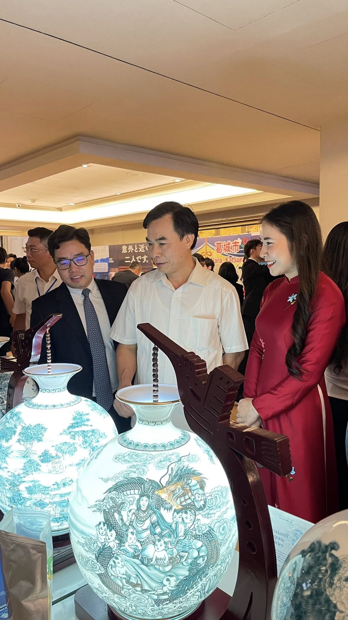 Gốm Sứ Ngọc Đất Tổ trưng bày tại Cố đô Huế