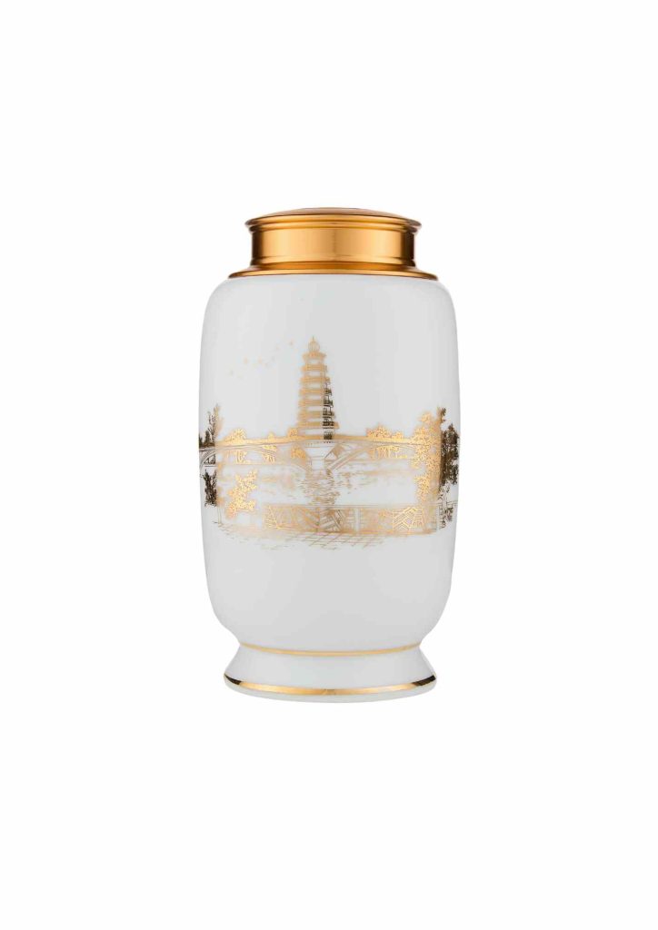 Hũ Trà Sứ trắng 18s2- Hoạ Tiết Cầu Vàng Vàng Kim