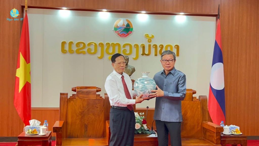 Bình hút lộc Hùng Thiêng Nghĩa Lĩnh - Quà tặng đối ngoại cao cấp