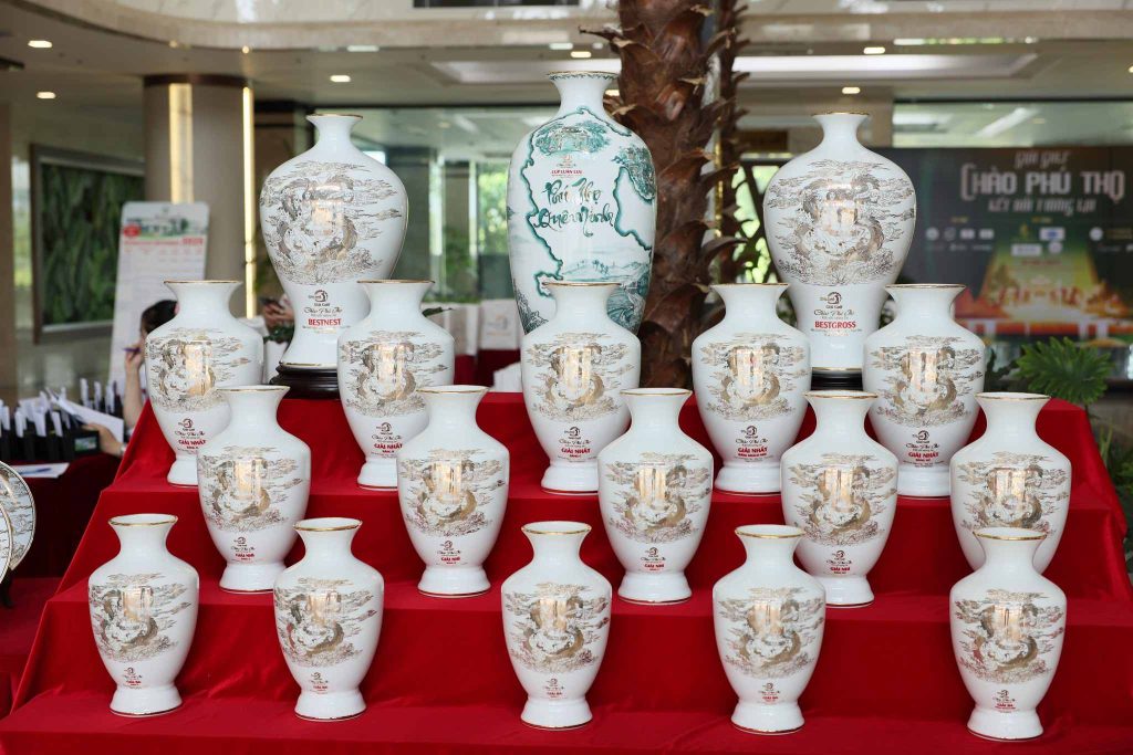 Bộ cúp sứ Giải Golf Chào Phú Thọ 2025